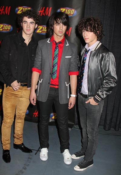 131407_46093838---jonas_brothers.jpg